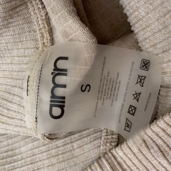 SOLD || Aim’n Leggings - Picture 3 of 6